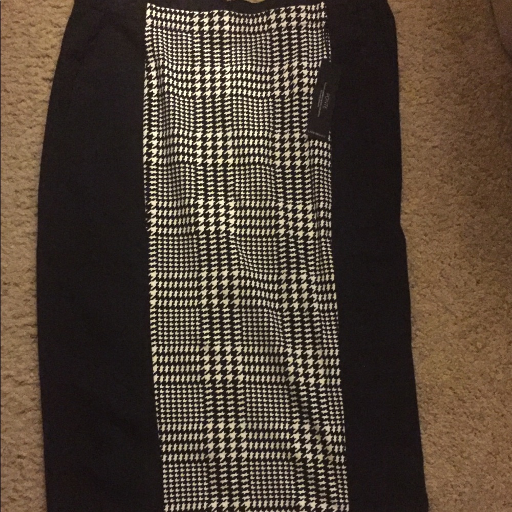 Ponte Black Houndstooth skirt - BRAND NEW